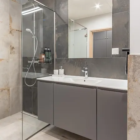 Center!ac,free Parking,terasse Lägenhet